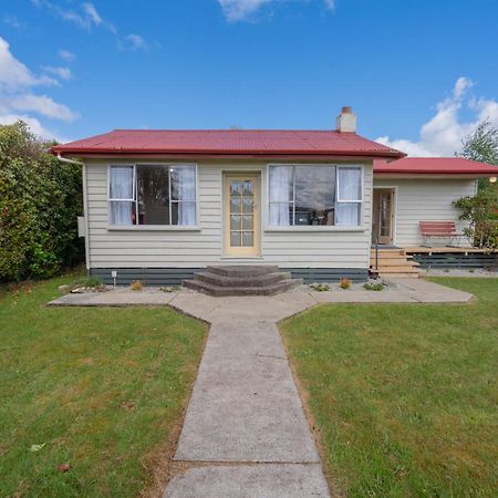 Rustlein Cottage - Te Anau Holiday Home Exterior photo